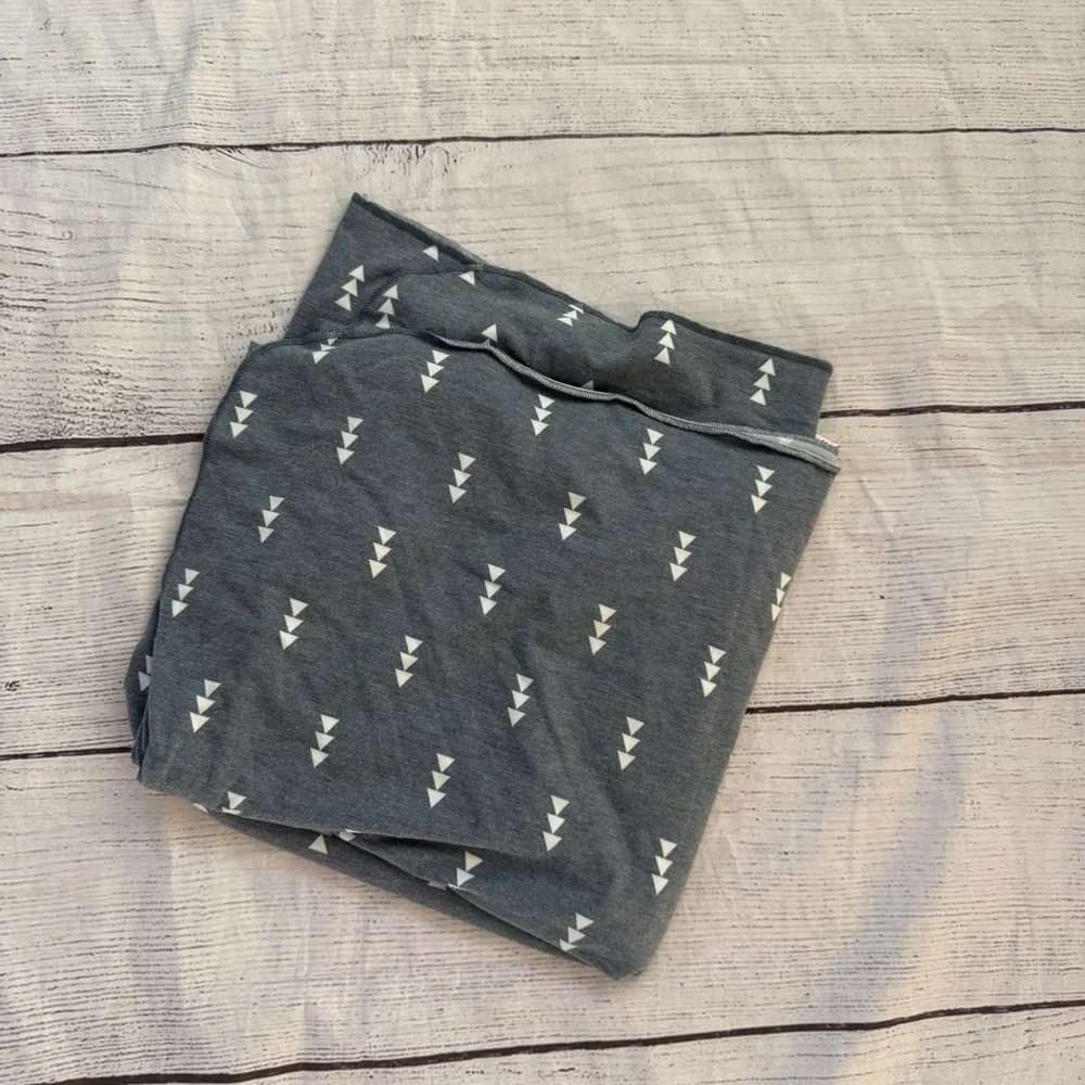Copper Pearl blue gray arrow baby crib blanket 45 inches by 45.5 inches - Picture 1 of 12